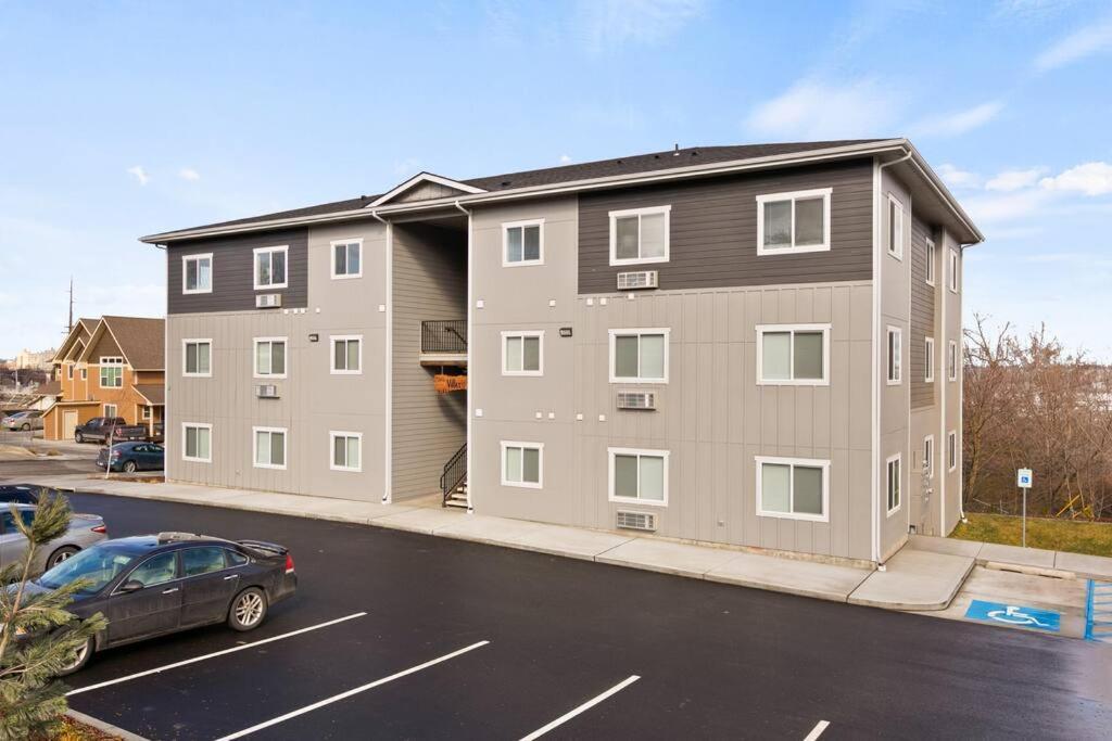 New 2 Bed 2 Bath Near Perry District And Dt Apartment Spokane Bagian luar foto